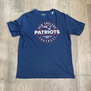 NWT NFL Patriots Navy Blue Short Sleeve Tee Size XL